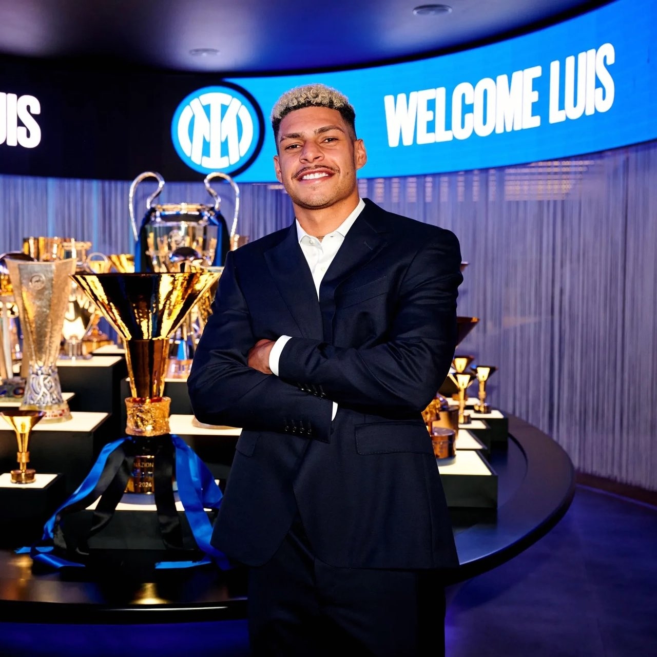 迎首秀！路易斯-恩里克替補登場，國米換下帕瓦爾