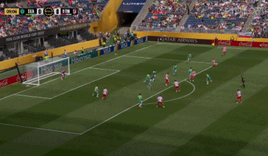 可惜了，阿爾瓦雷斯突入禁區(qū)，近距離推射打偏