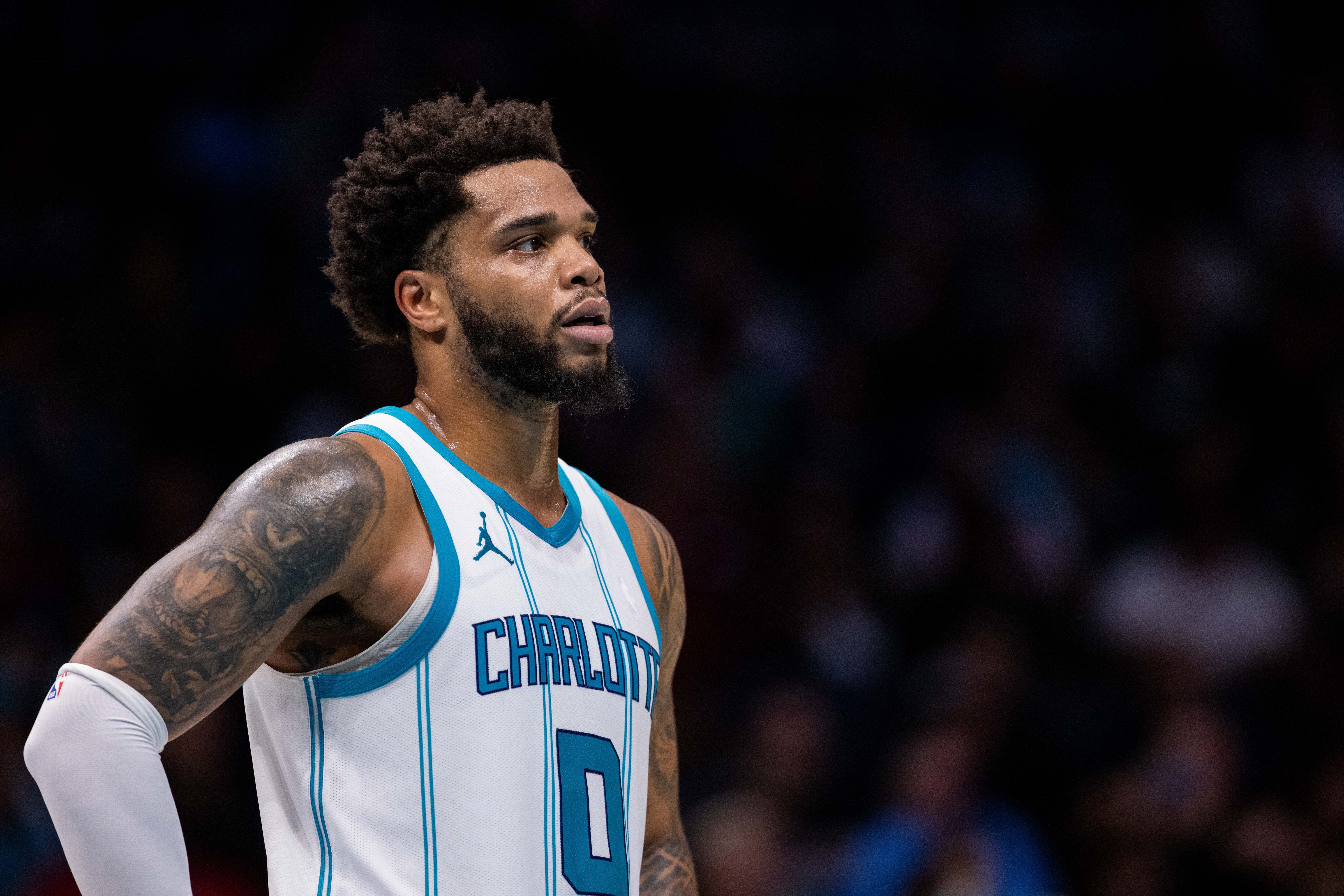 美記：黃蜂預(yù)計會交易小橋 球隊計劃在休賽期圍繞三球&米勒建隊