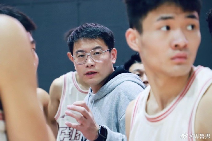 2011年華僑大學(xué)三加時(shí)斬清華奪隊(duì)史第7冠 FMVP是現(xiàn)在的主帥周魯男