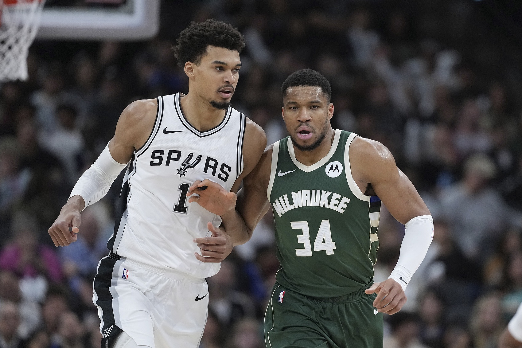 ESPN：馬刺并未就字母哥的交易進(jìn)行實(shí)質(zhì)性討論 而太陽(yáng)則要價(jià)過(guò)高