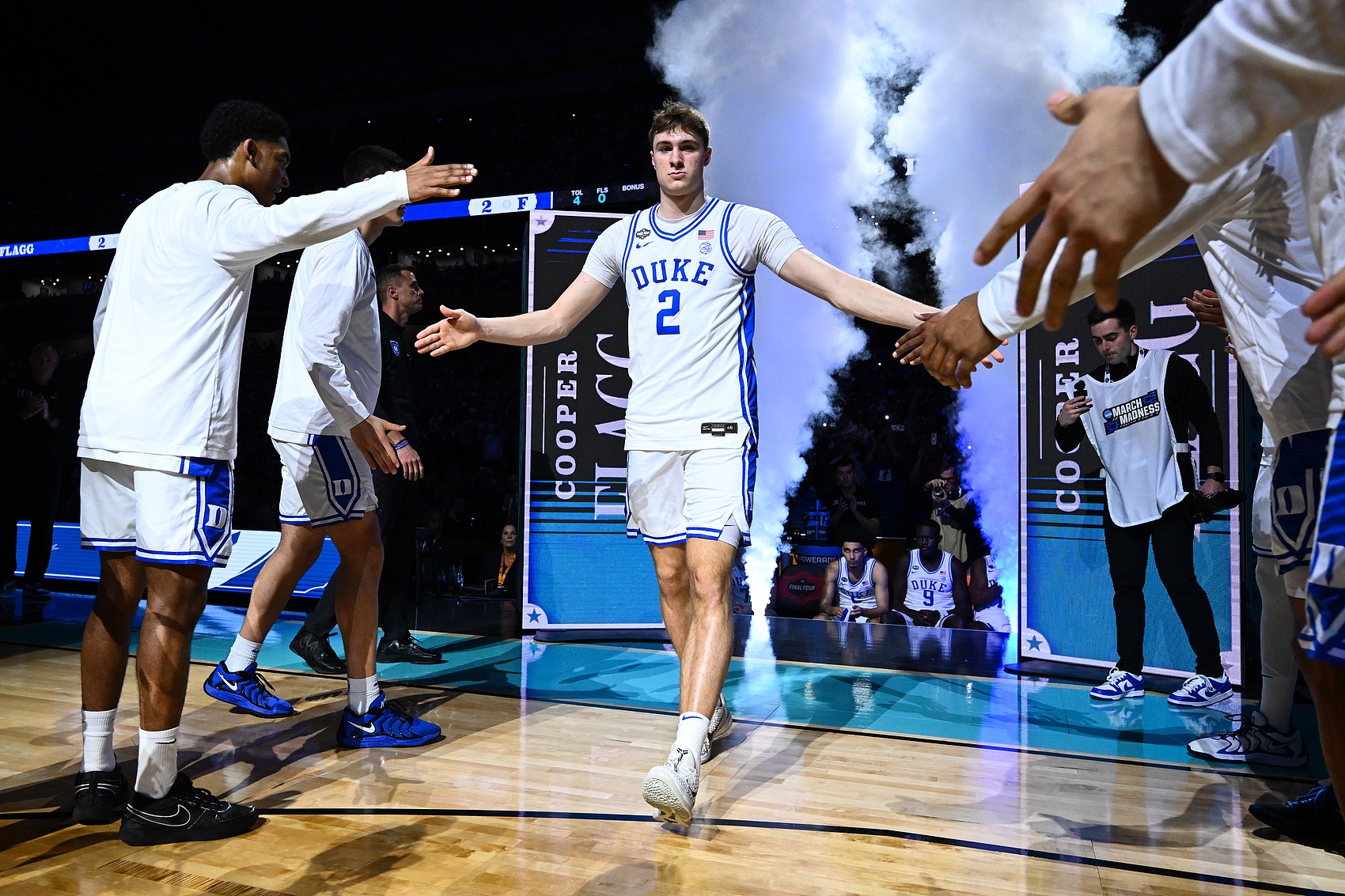 弗拉格：如果可以我絕對(duì)會(huì)回大學(xué)再打一年 但進(jìn)NBA的機(jī)會(huì)不容錯(cuò)過