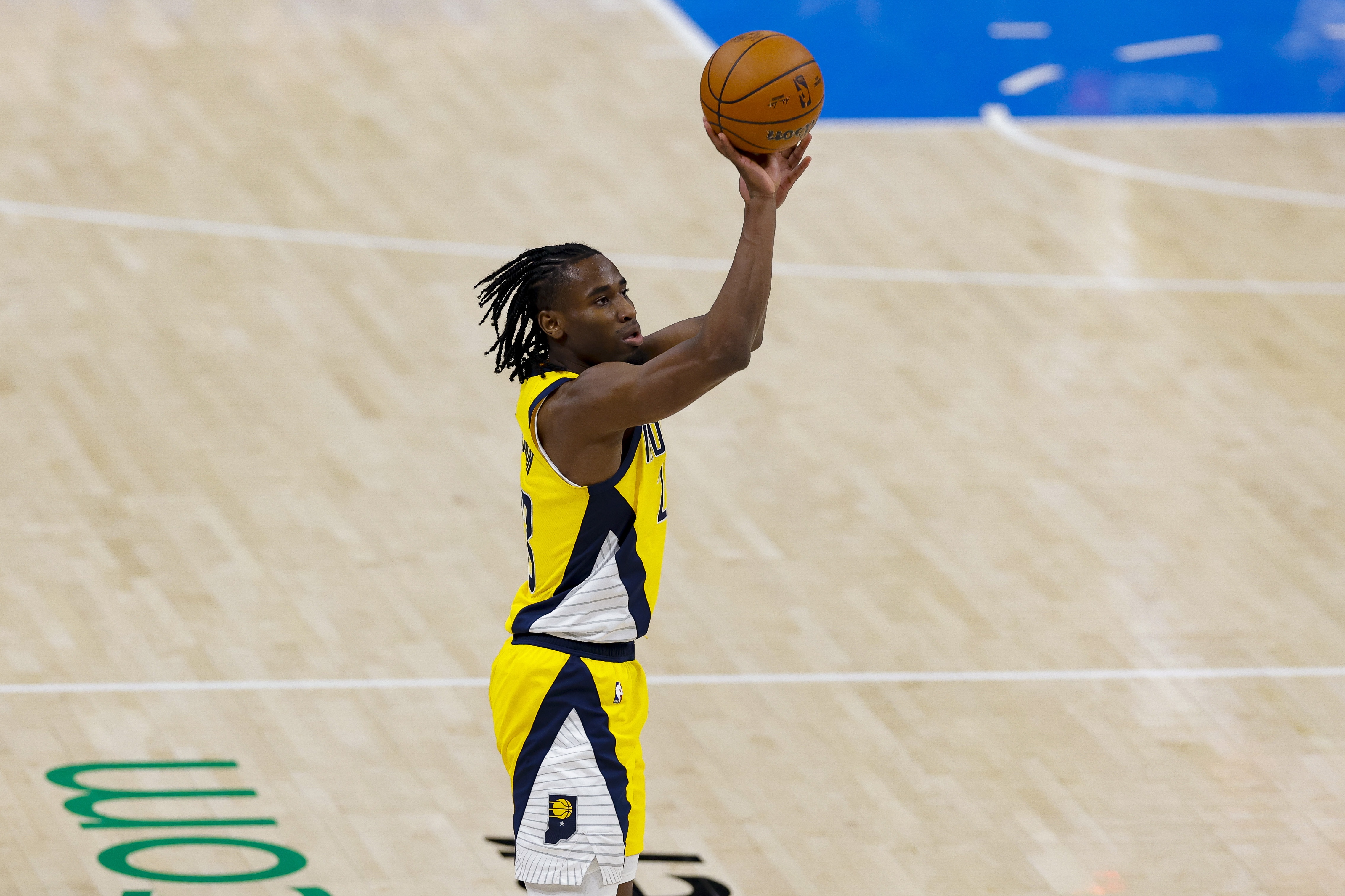 防守悍將！內(nèi)史密斯半場(chǎng)完成2記搶斷 三分2中1另有3分3板