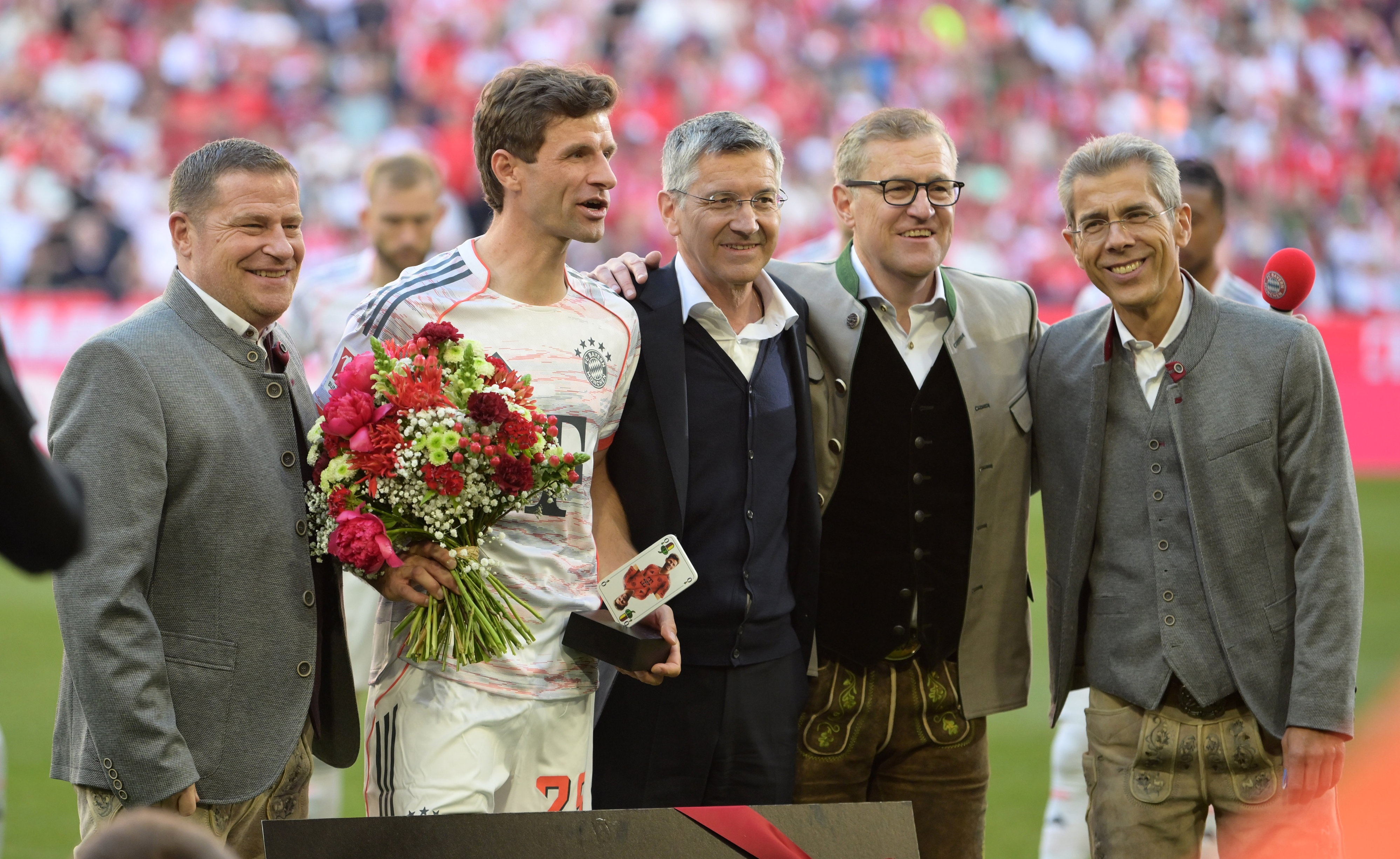 圖片報(bào)：穆勒尚未與洛杉磯FC達(dá)成協(xié)議，阿迪達(dá)斯推動(dòng)交易