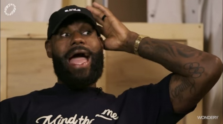 詹姆斯：我曾是班級活寶愛開玩笑 那有助于我在比賽中發(fā)聲???