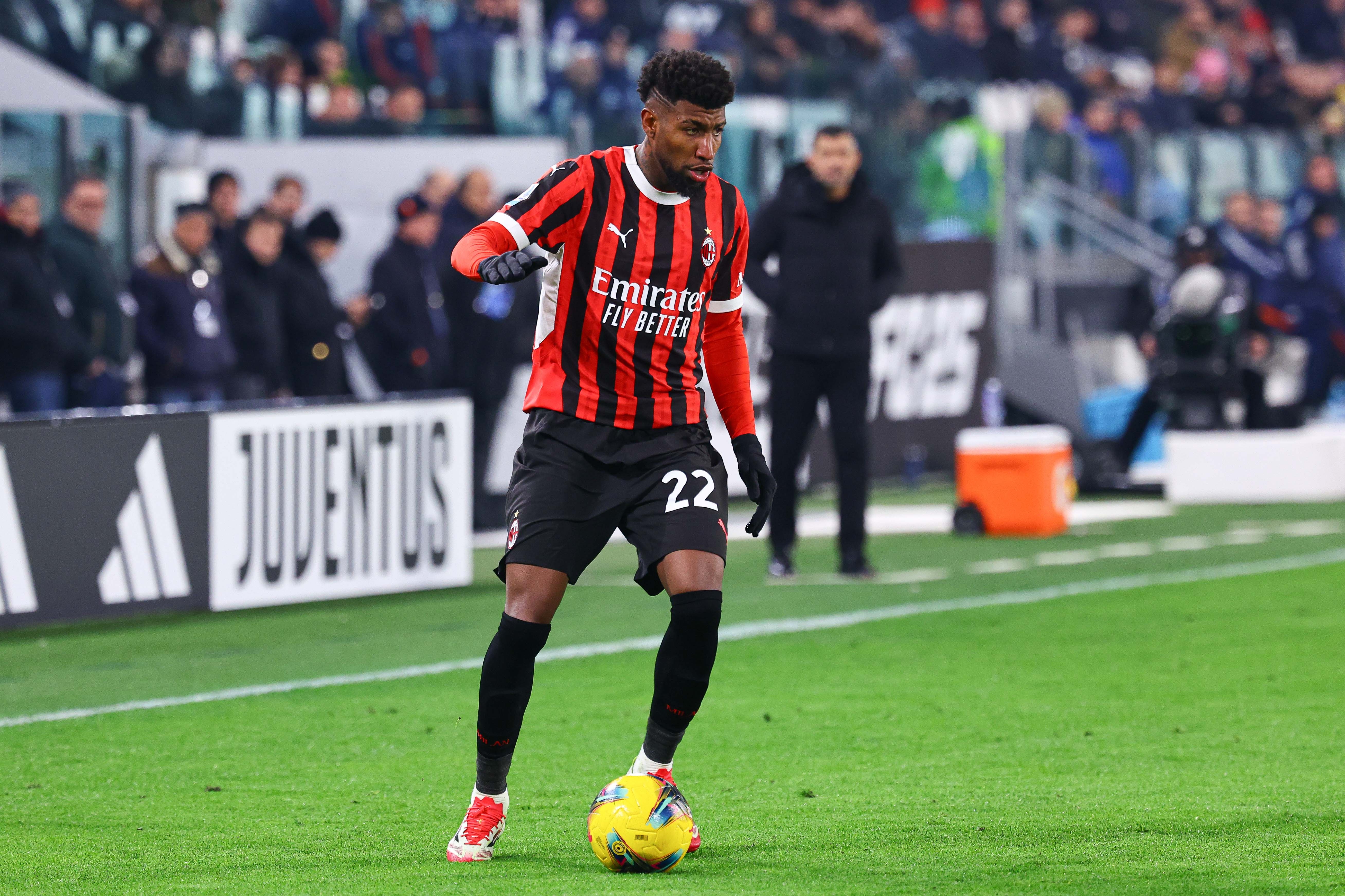 記者：埃默森經(jīng)紀(jì)人現(xiàn)身貝蒂斯，與高層商討球員可能回歸的事宜