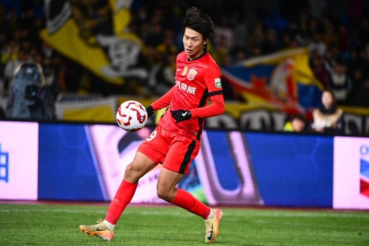 李新翔本賽季送出3次助攻，在上海海港隊(duì)內(nèi)僅次于維塔爾