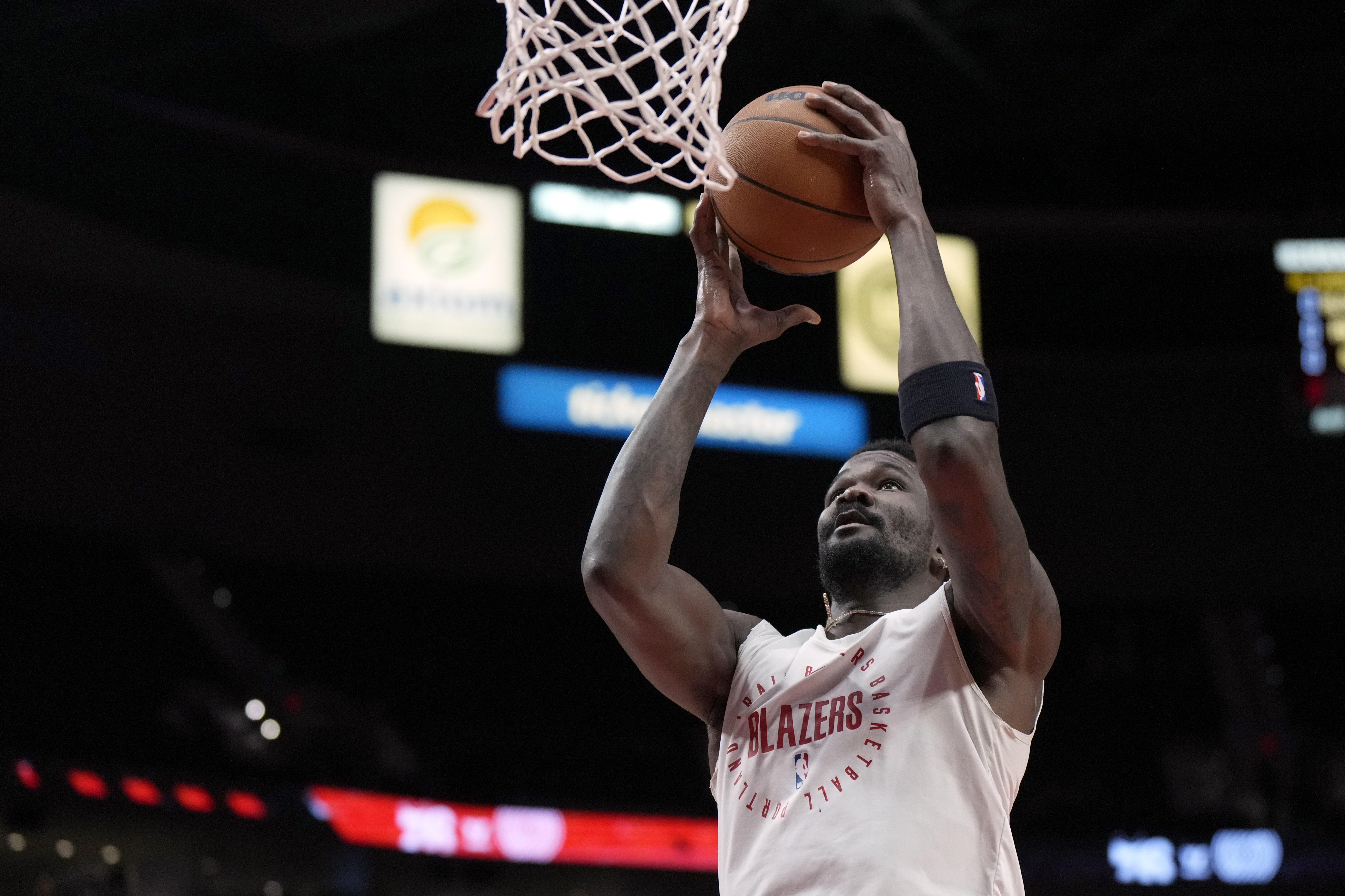 艾頓兩年開拓者生涯數(shù)據(jù)：出戰(zhàn)95場 場均15.7分10.7板 命中率57%