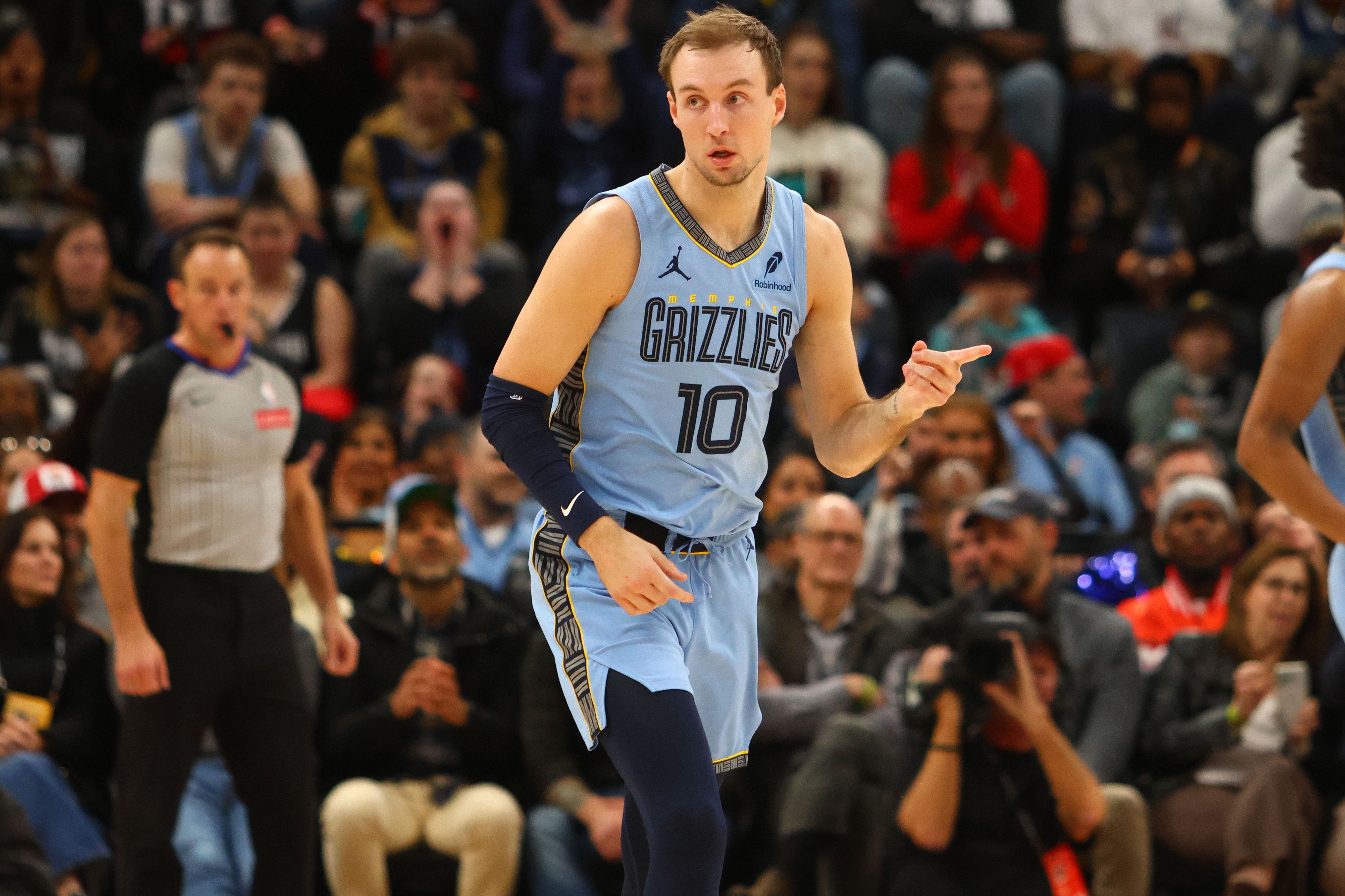 三分43.3%神射！Scotto：預(yù)計自由球員肯納德將不會回歸灰熊