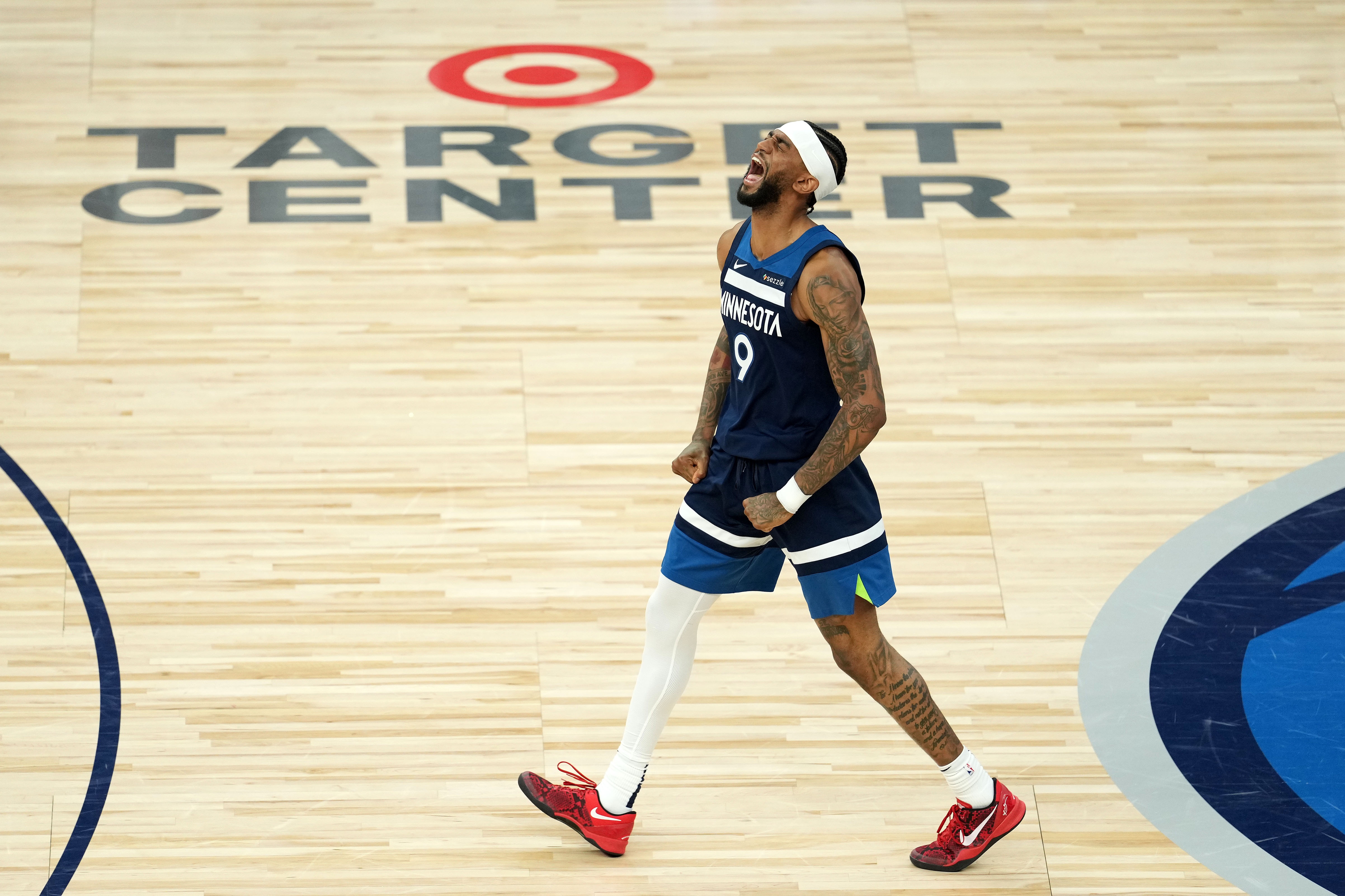 Scotto：森林狼想留下亞歷山大-沃克 但預(yù)計會面臨激烈的競爭