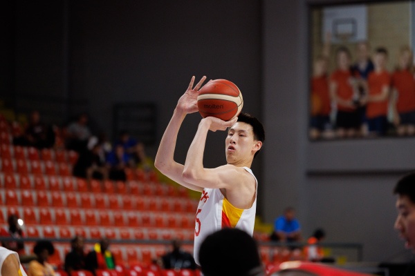 麥穗豐：郇斯楠天賦太好&蓋帽太漂亮了 但在現(xiàn)有防守體系下很浪費(fèi)