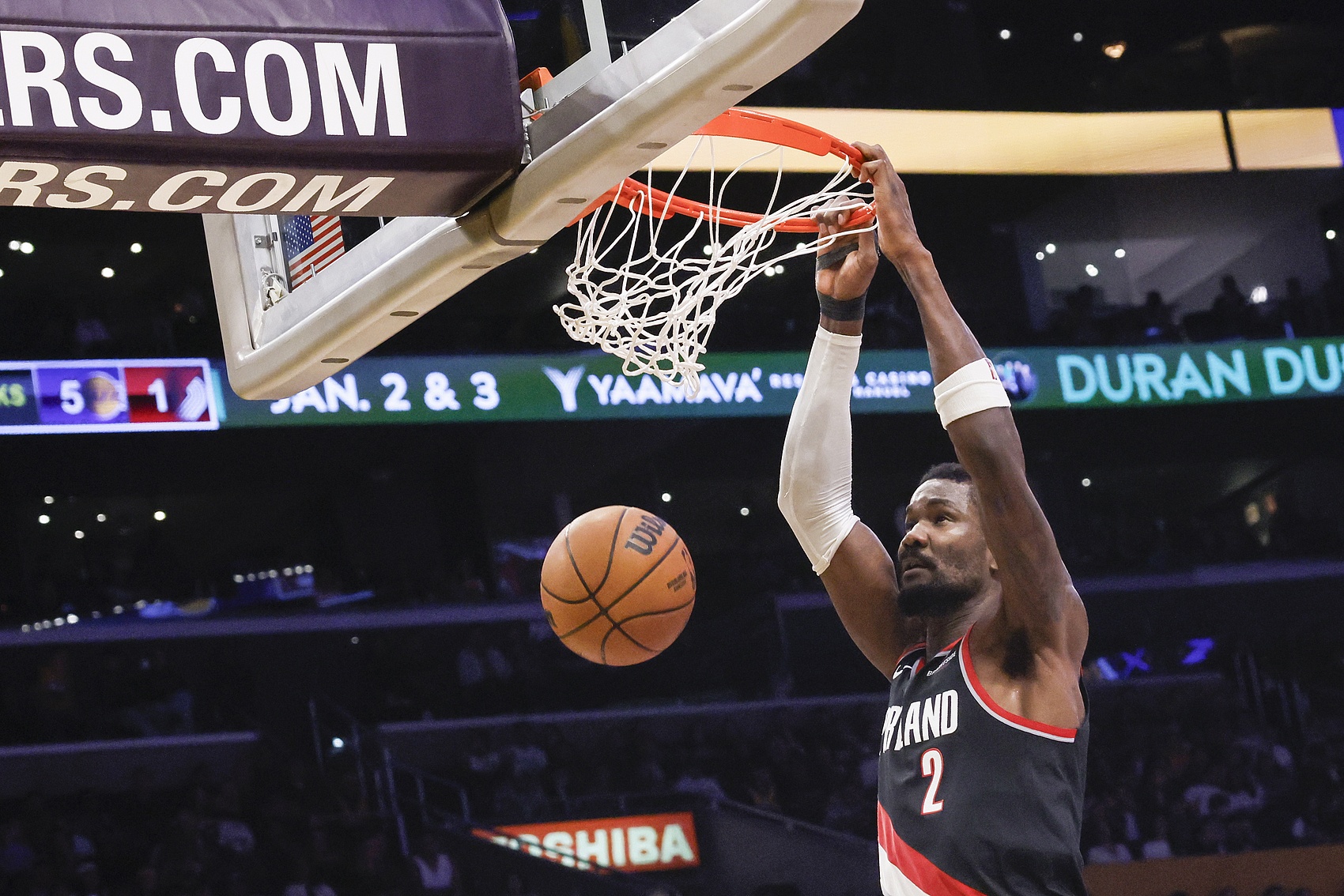 隊(duì)記：艾頓多次在球隊(duì)航班&訓(xùn)練中遲到 比盧普斯對(duì)此也無(wú)能為力