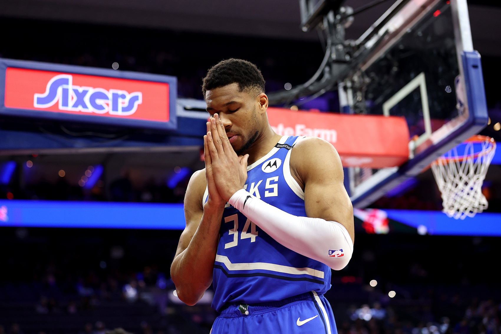 Shams：字母的心態(tài)沒(méi)變 仍在觀望雄鹿是否是最適合自己的地方