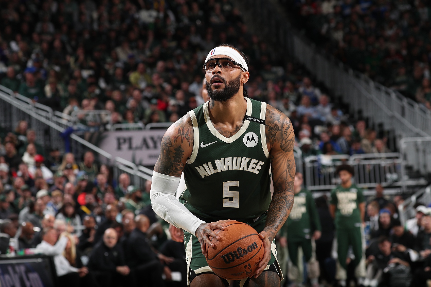 ??好便宜！Shams：特倫特2年750萬(wàn)回歸雄鹿！第2年球員選項(xiàng)！