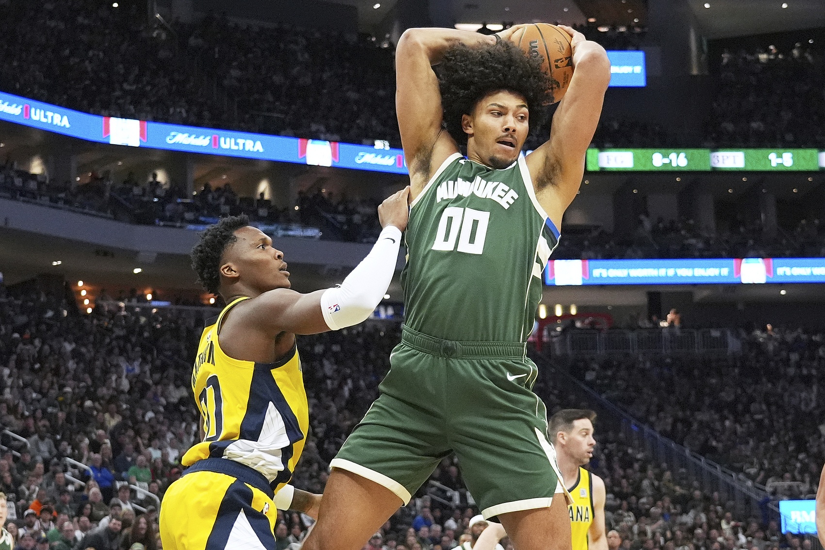 還在操作！Shams：雄鹿兩年合同留住中鋒希姆斯 第二年球員選項