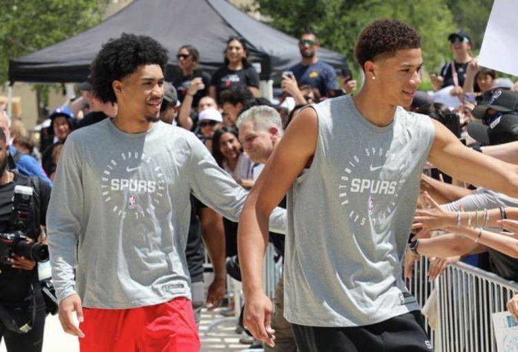 卡布談隊(duì)友哈珀：他很有領(lǐng)導(dǎo)力 說的話大家都會(huì)聽