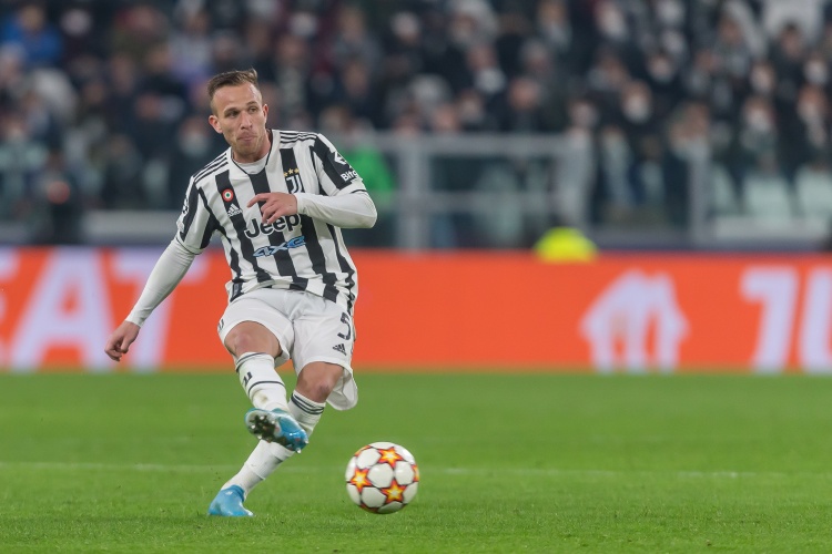 記者：貝蒂斯重新追求尤文中場阿圖爾，他是佩萊格里尼喜愛的球員