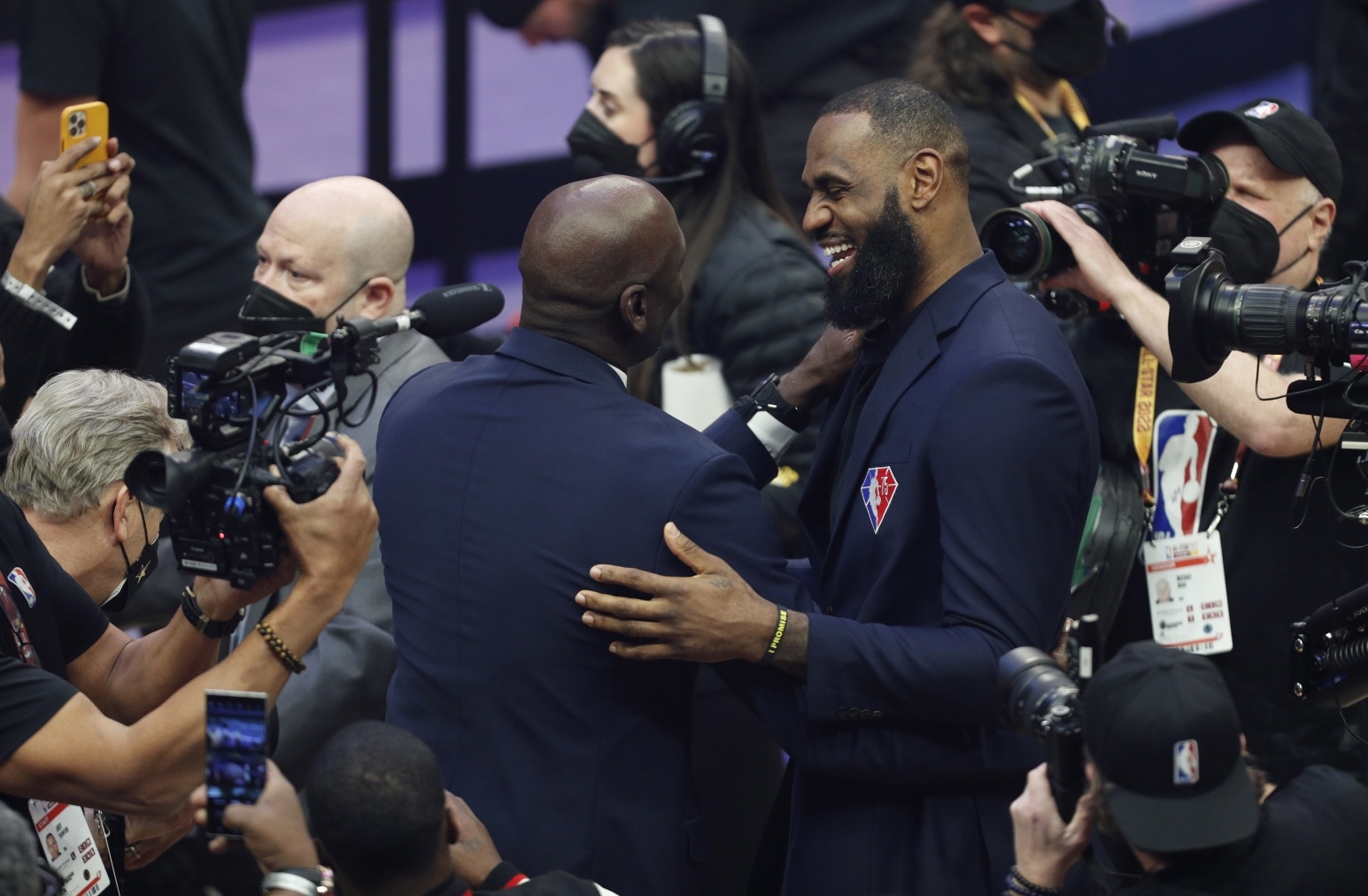 老貓：?jiǎn)痰な俏业腉OAT 但創(chuàng)造一個(gè)球員你會(huì)選詹姆斯而非喬科