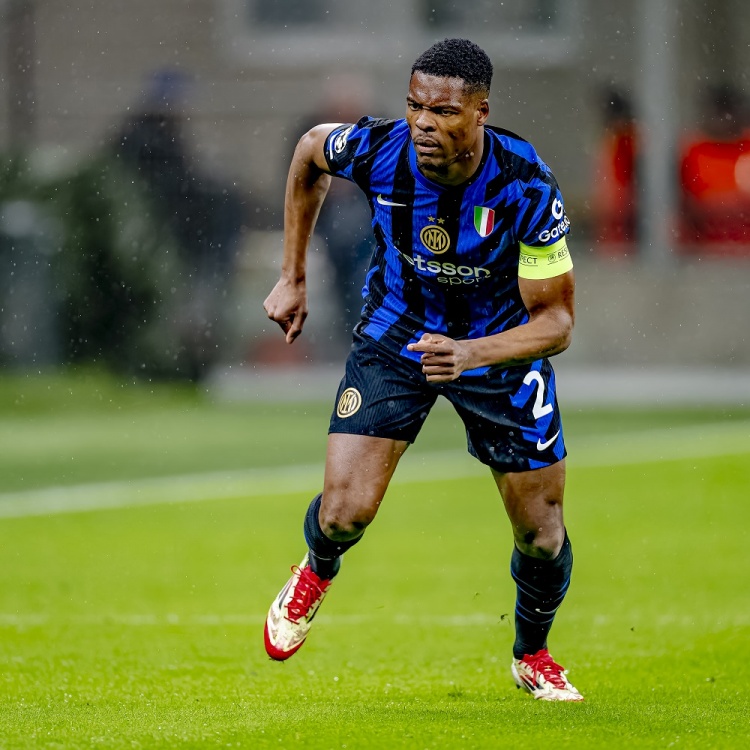 記者：海外球隊能以2500萬歐元激活鄧弗里斯解約金，時限未知