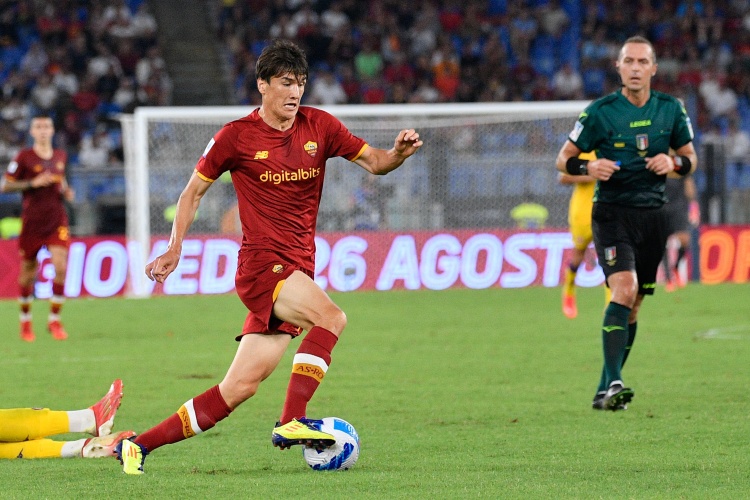 記者：肖穆羅多夫?qū)⒓用艘了固共紶?，租?買斷總費用700萬歐