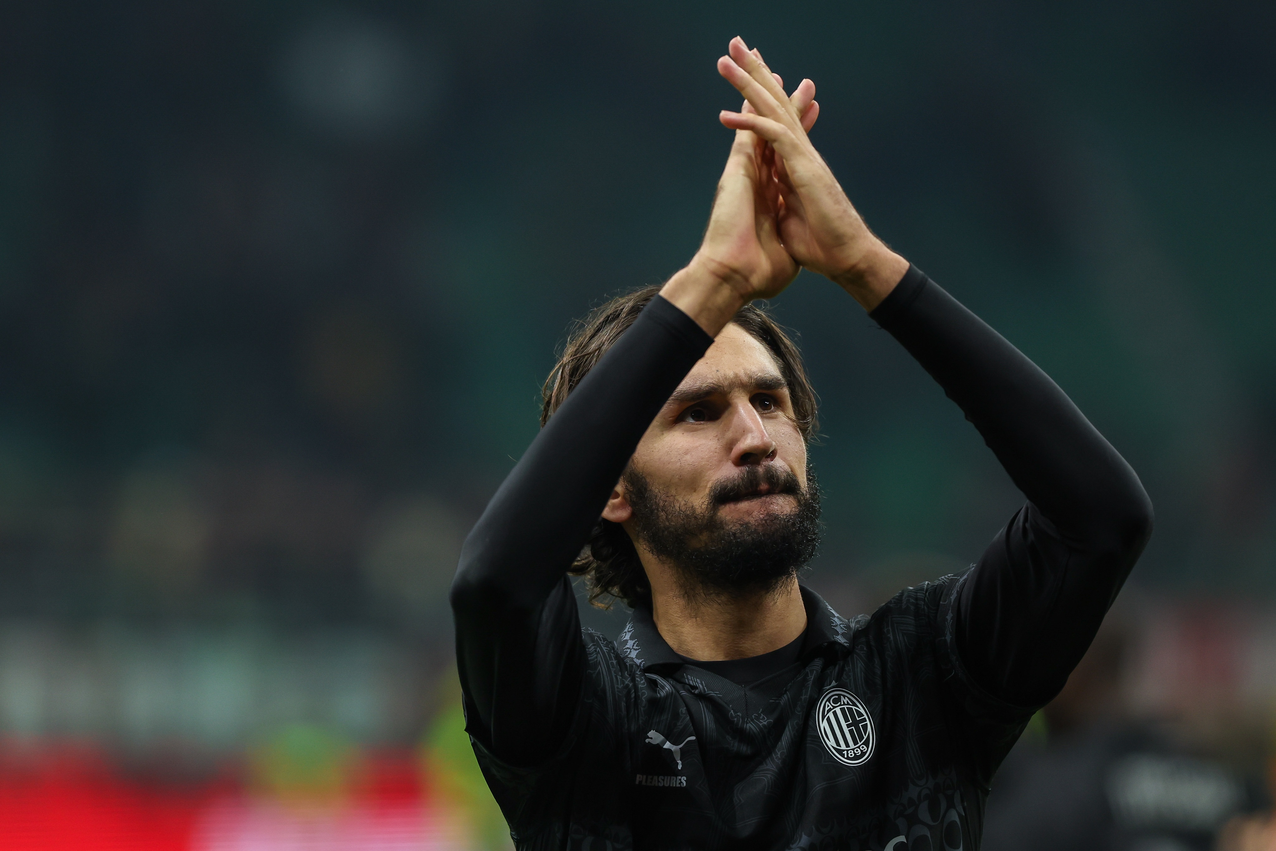 斯基拉：阿德利拒絕俄羅斯、卡塔爾報(bào)價(jià)，米蘭決定將他下放預(yù)備隊(duì)