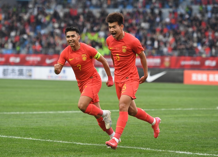 備戰(zhàn)東亞杯！官方：國(guó)足補(bǔ)招浙江隊(duì)后衛(wèi)劉浩帆，吳少聰因傷退出