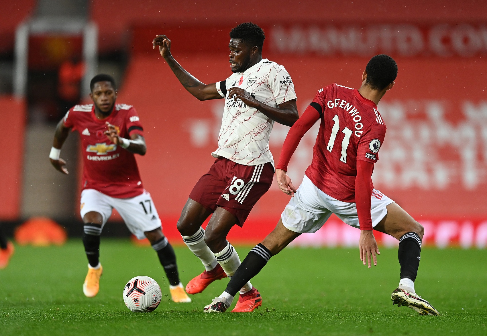 電訊報：格林伍德被捕后曼聯(lián)立即停賽，阿森納卻讓托馬斯踢了3年