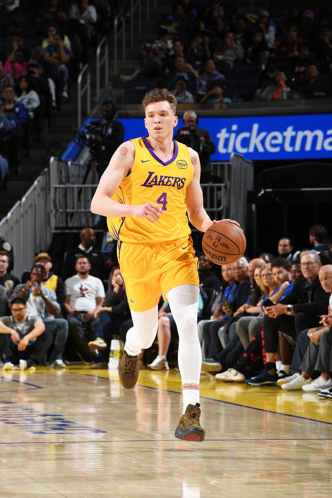 湖媒調(diào)侃克內(nèi)克特：想降低自己的交易價值 這樣湖人就會交易八村