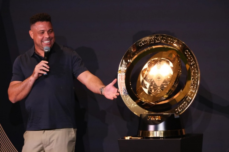 大羅：新世俱杯辦的太晚了&我很想?yún)⒓?，比賽很棒損失假期無所謂