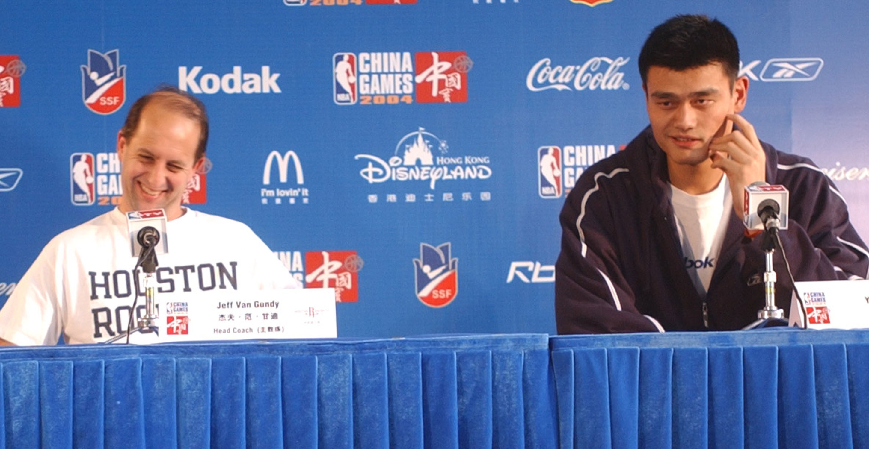 老貓：小范在火箭時(shí)進(jìn)攻只磨陣地限制了我們發(fā)揮 管理也過于嚴(yán)格