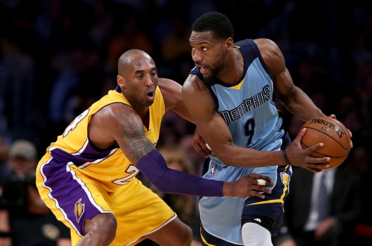 蒂格：科比12次進(jìn)防陣但他防守不那么強(qiáng) 他占了托尼-阿倫一防名額