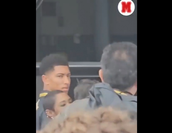 世俱杯半決賽巴黎vs皇馬，多特中場喬布-貝林厄姆現(xiàn)場觀戰(zhàn)