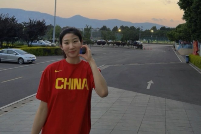 中國(guó)女籃拍攝亞洲杯定妝照 14人參與拍攝 李一凡&王馨雨不在其中