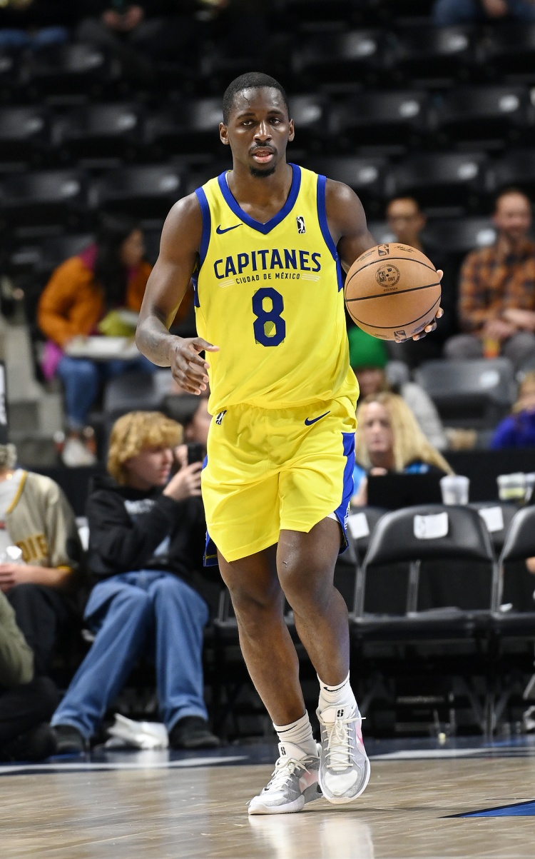 何方神圣！??大衛(wèi)-瓊斯-加西亞半場(chǎng)10中8&三分5中4轟22分4斷！