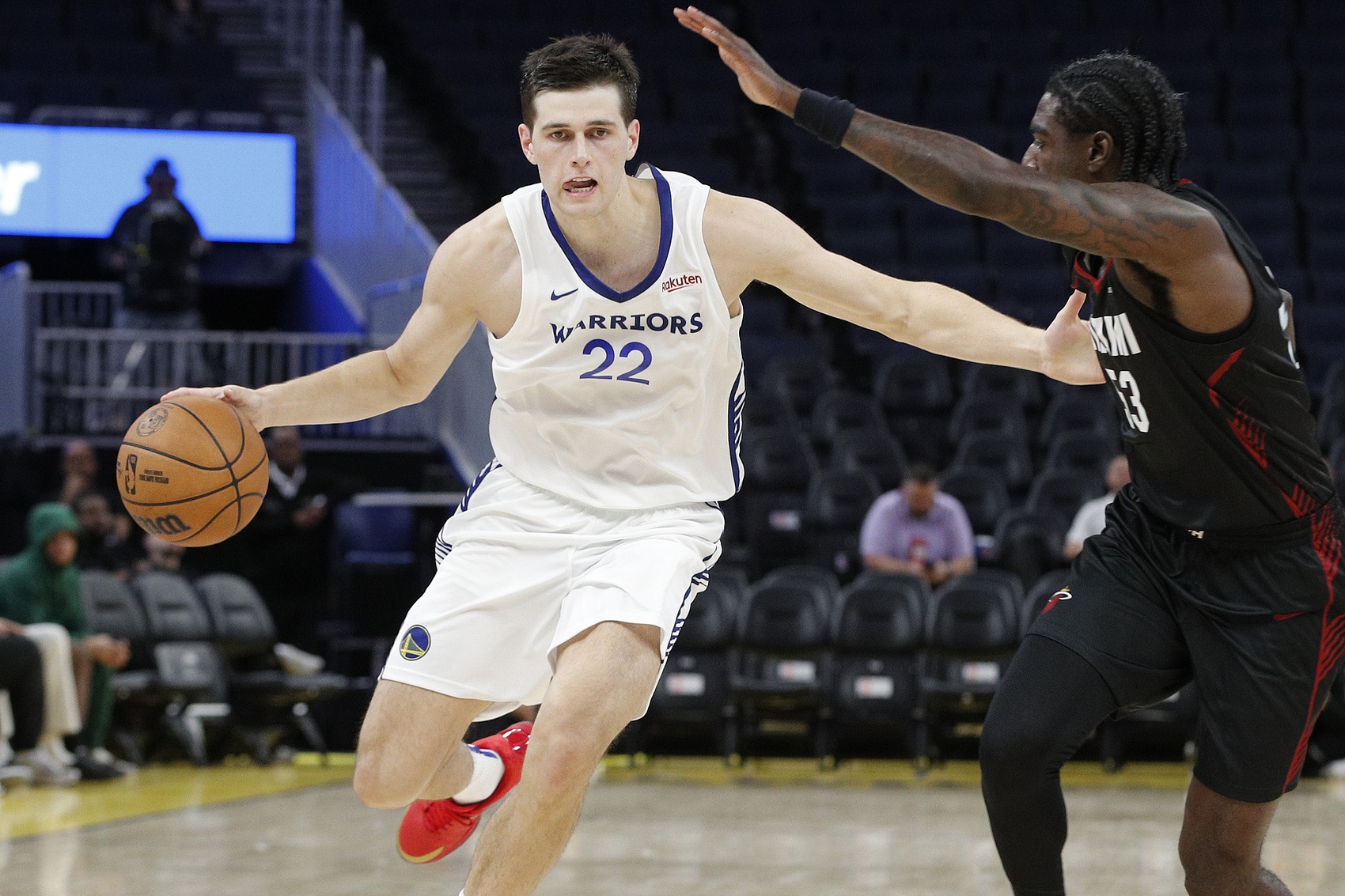 這選了個啥？勇士52號秀圖希9中2得7分3板 正負值夸張-47獨一檔