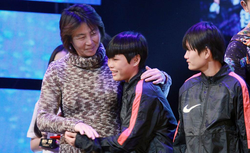 高紅：體育部門和校園足球沒有建立好聯(lián)系，不利于青少年足球發(fā)展