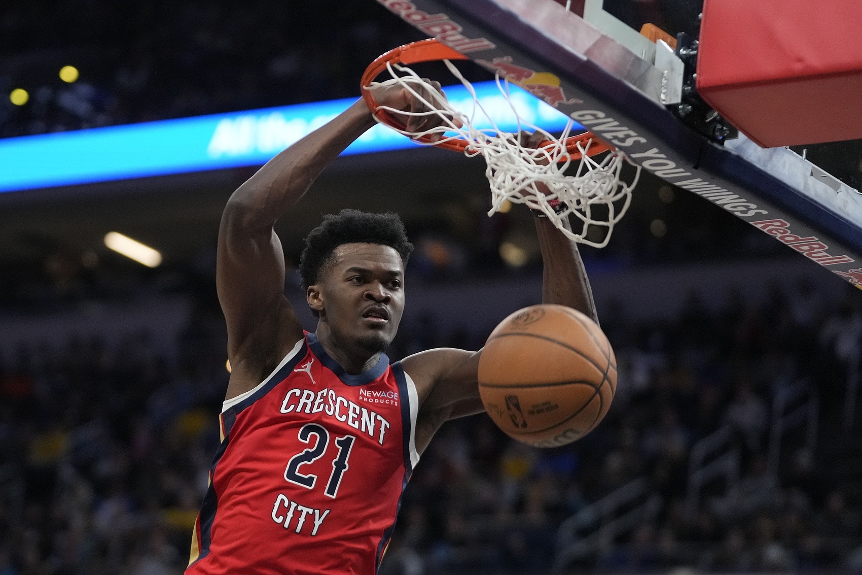 做好準(zhǔn)備??楊瀚森下場(chǎng)將對(duì)位鵜鶘首發(fā)中鋒米西 新秀2陣&場(chǎng)均9+8