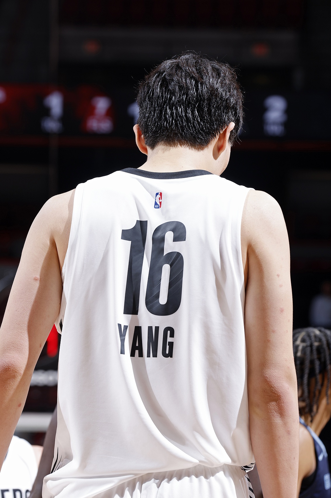 上演單手劈扣??你給楊瀚森本場的表現(xiàn)打幾分??