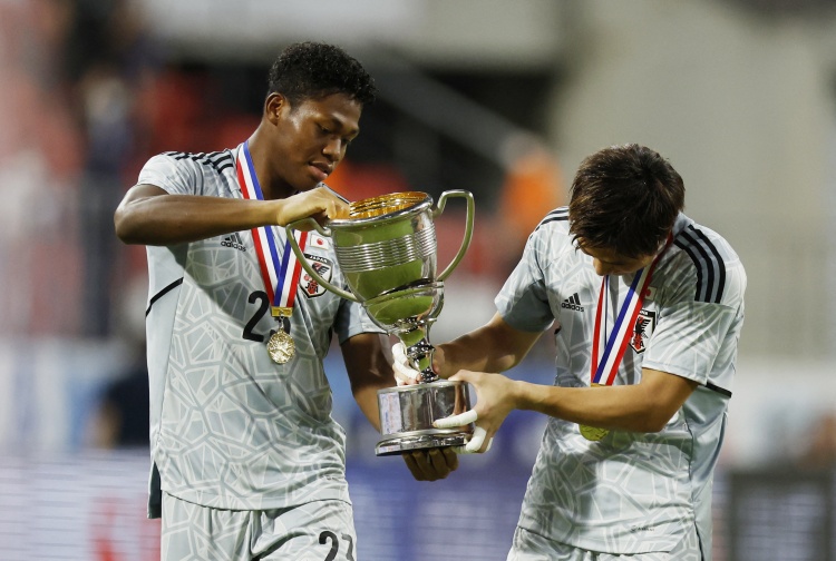 ??鈴木彩艷上屆東亞杯踢國足枯坐板凳 如今身價(jià)2000萬&穩(wěn)坐主力