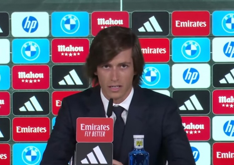 A費(fèi)：我喜歡控球&向前推進(jìn)&幫助防守 馬塞洛&卡洛斯是我的榜樣