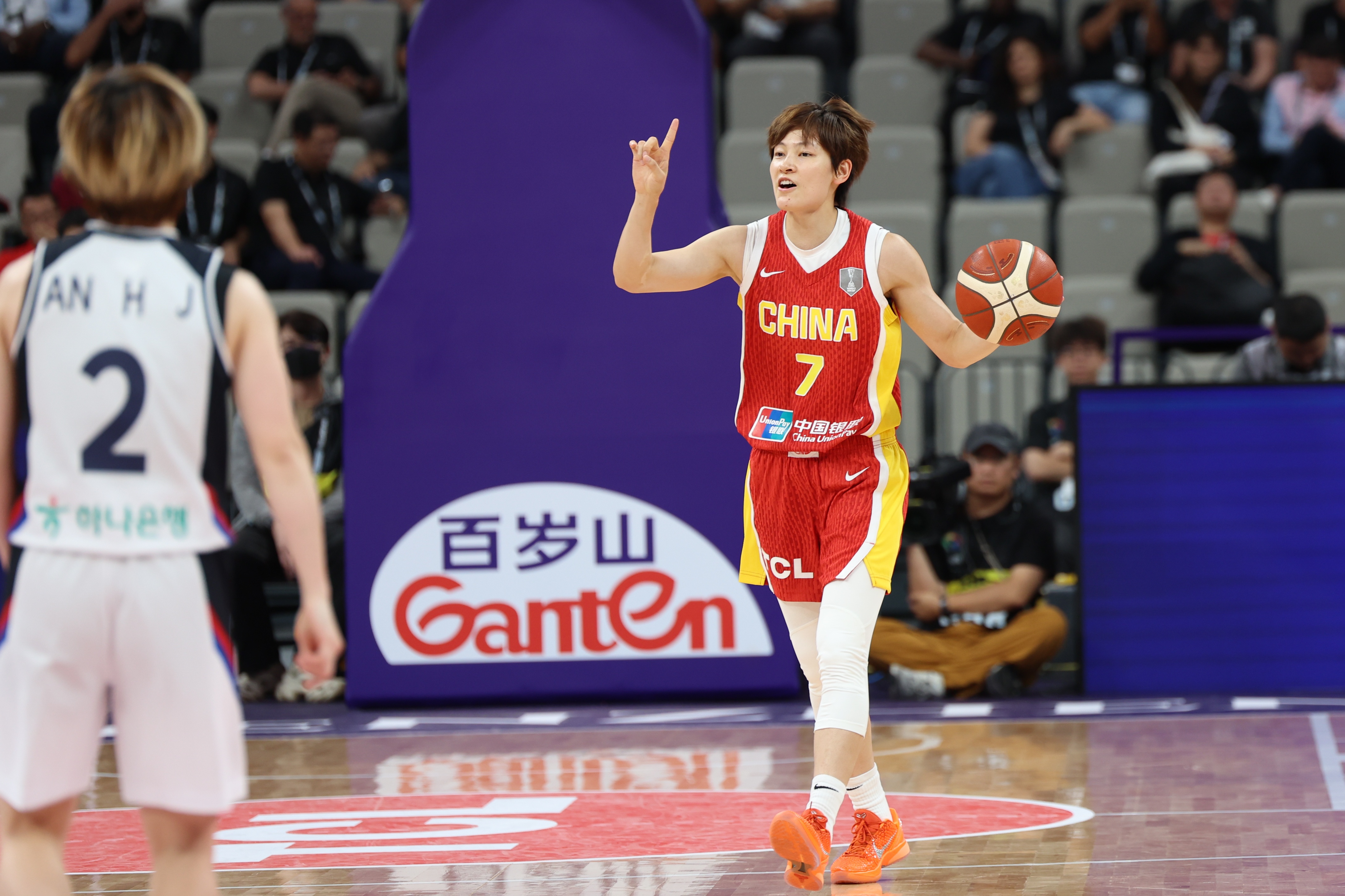 楊力維：隊中每個人每個位置都可以持球 打得比較強(qiáng)勢