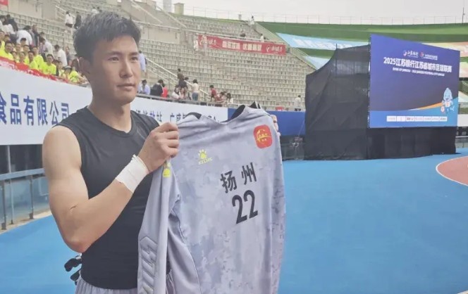 蘇州東吳門將李新宇19日中甲比賽結(jié)束后，20日將馳援蘇超揚州隊