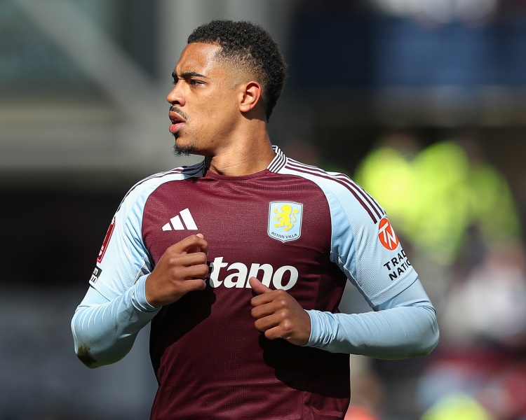 郵報：埃弗頓有意維拉中場拉姆塞，莫耶斯不想簽道格拉斯-路易斯