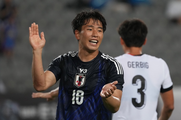 官方：川崎前鋒中場山田新將開啟留洋，在今日活動后正式離開球隊