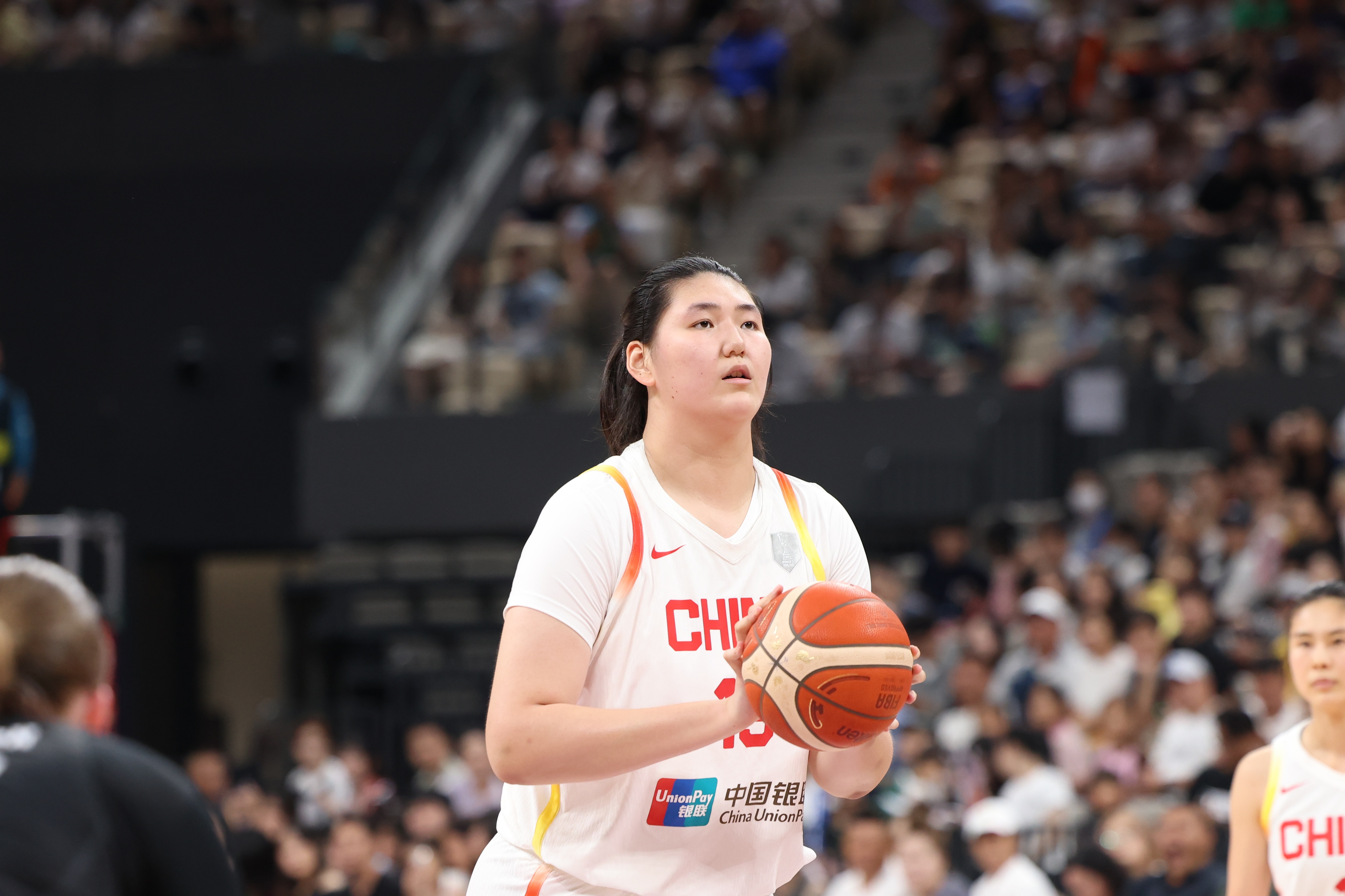 蘇群：日本小組賽場(chǎng)均三分出手近39次 張子宇打中鋒時(shí)補(bǔ)防很重要