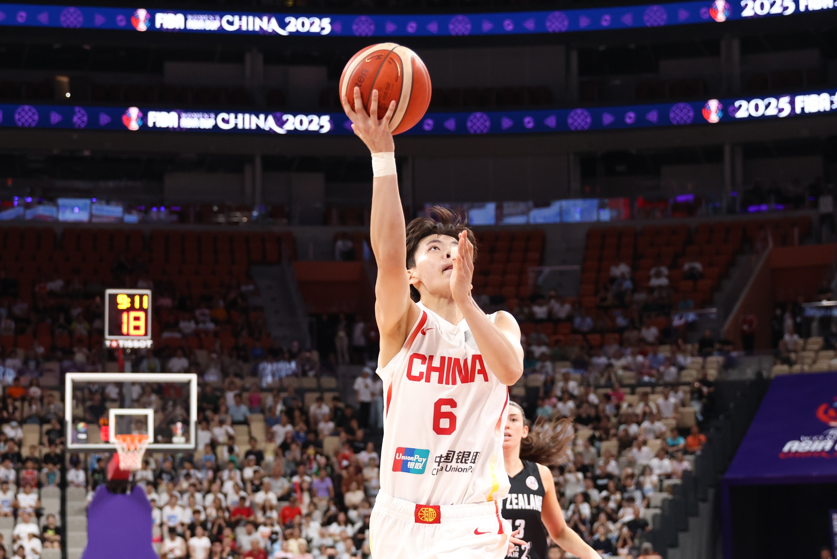 一把尖刀??楊舒予小組賽場(chǎng)均貢獻(xiàn)11分 投籃命中率達(dá)54.2%