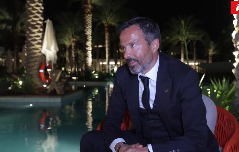 每體：亞馬爾續(xù)約儀式后，門德斯和巴薩高層共進(jìn)晚餐探討轉(zhuǎn)會事務(wù)