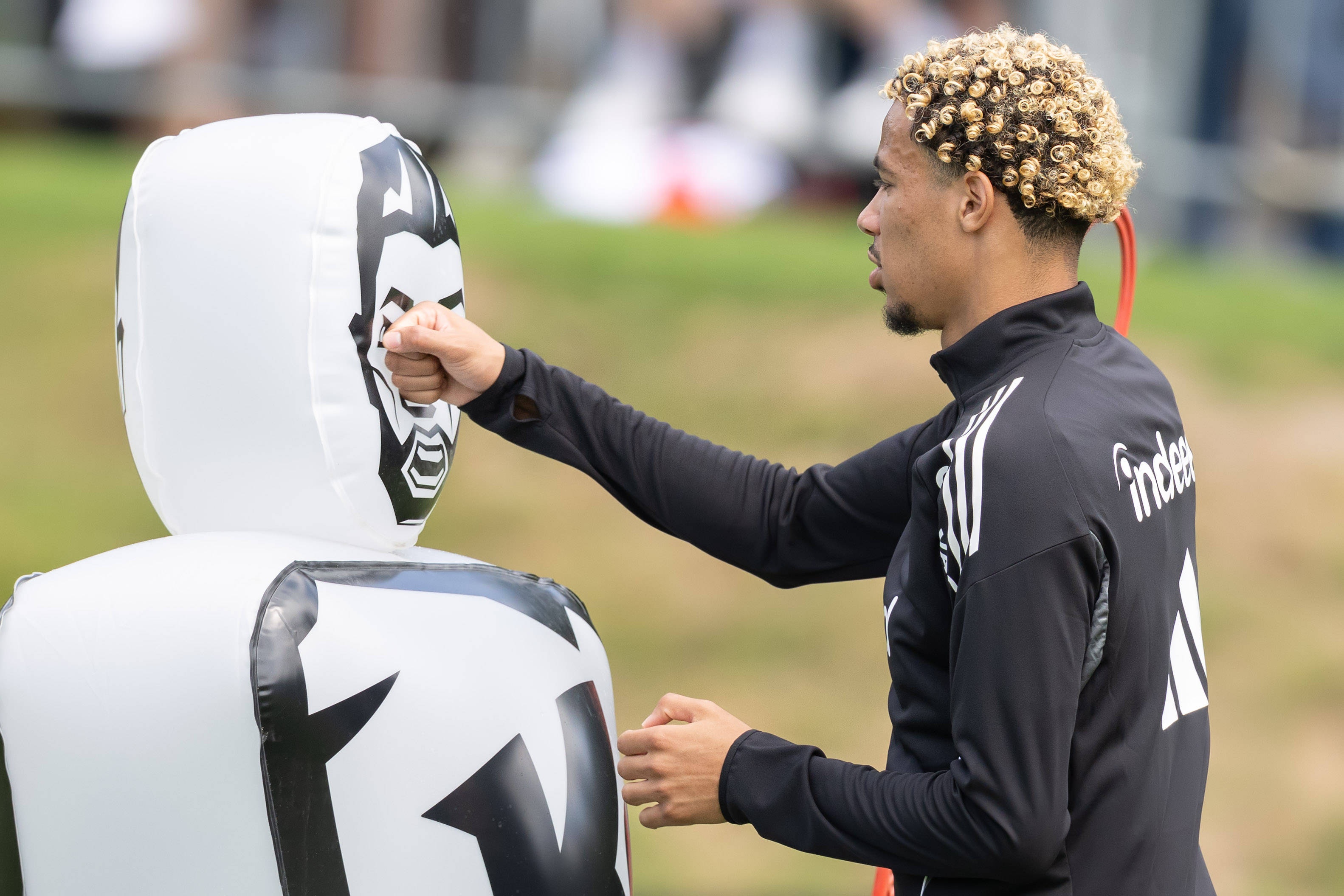 記者：利物浦與?；倏诉_(dá)成協(xié)議，已提出超7000萬(wàn)鎊口頭報(bào)價(jià)