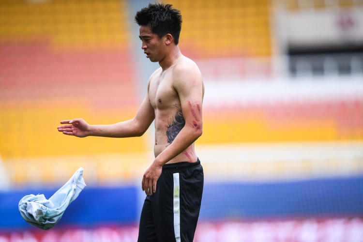 青島海牛前鋒胡靖航（28歲）轉(zhuǎn)會南京城市