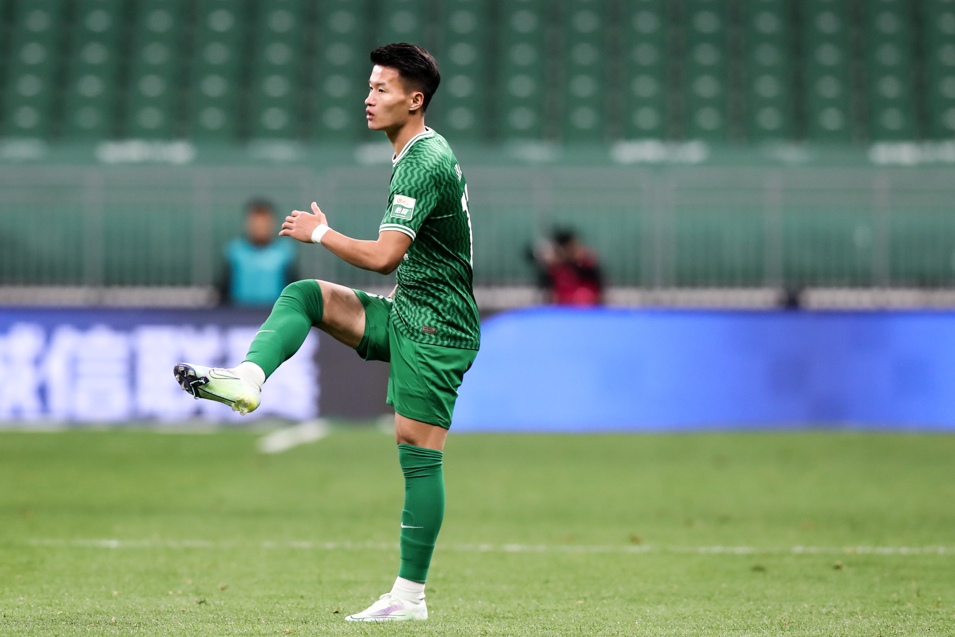 京媒：此前受傷的林良銘、吳少聰、柏楊、楊立瑜都在訓(xùn)練陣中